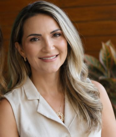 Débora Gontijo
